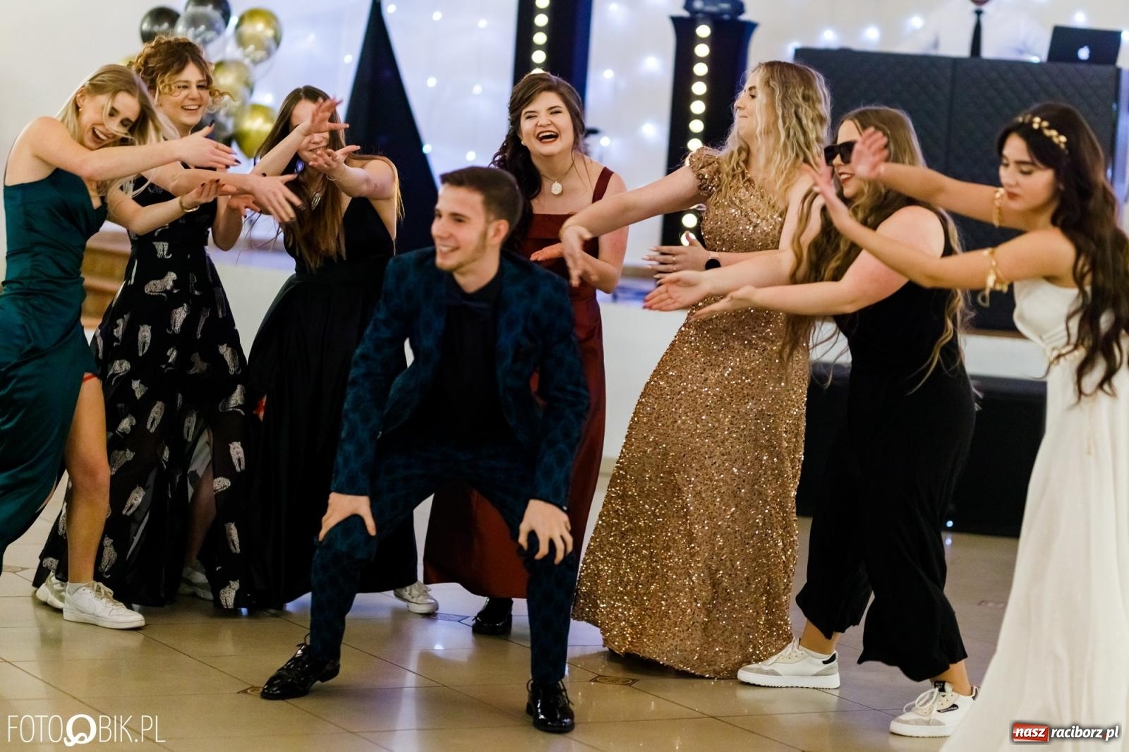 Zdjęcie w galerii na portalu naszraciborz.pl: Studniówka II LO im. Adama Mickiewicza [FOTO i WIDEO] wiadomości z regionu