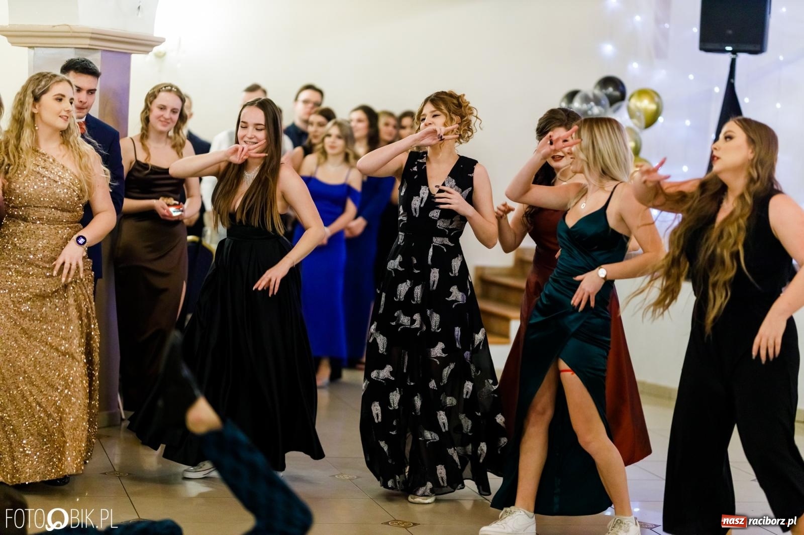 Zdjęcie w galerii na portalu naszraciborz.pl: Studniówka II LO im. Adama Mickiewicza [FOTO i WIDEO] wiadomości z regionu