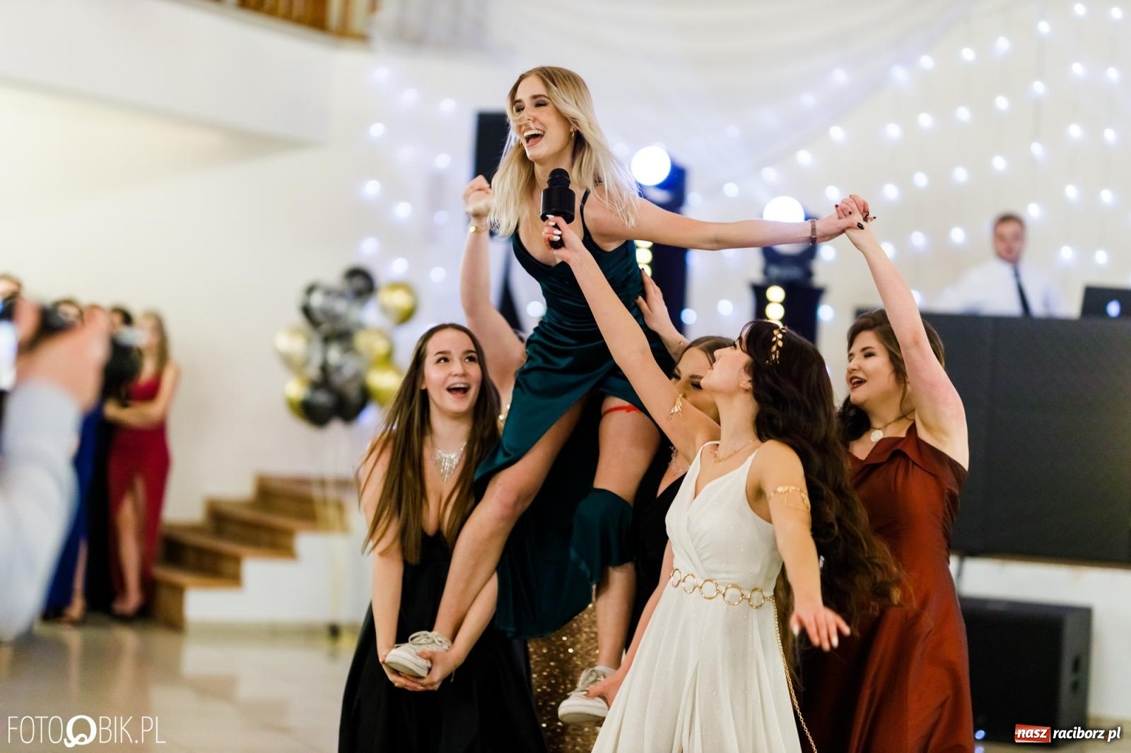 Zdjęcie w galerii na portalu naszraciborz.pl: Studniówka II LO im. Adama Mickiewicza [FOTO i WIDEO] wiadomości z regionu