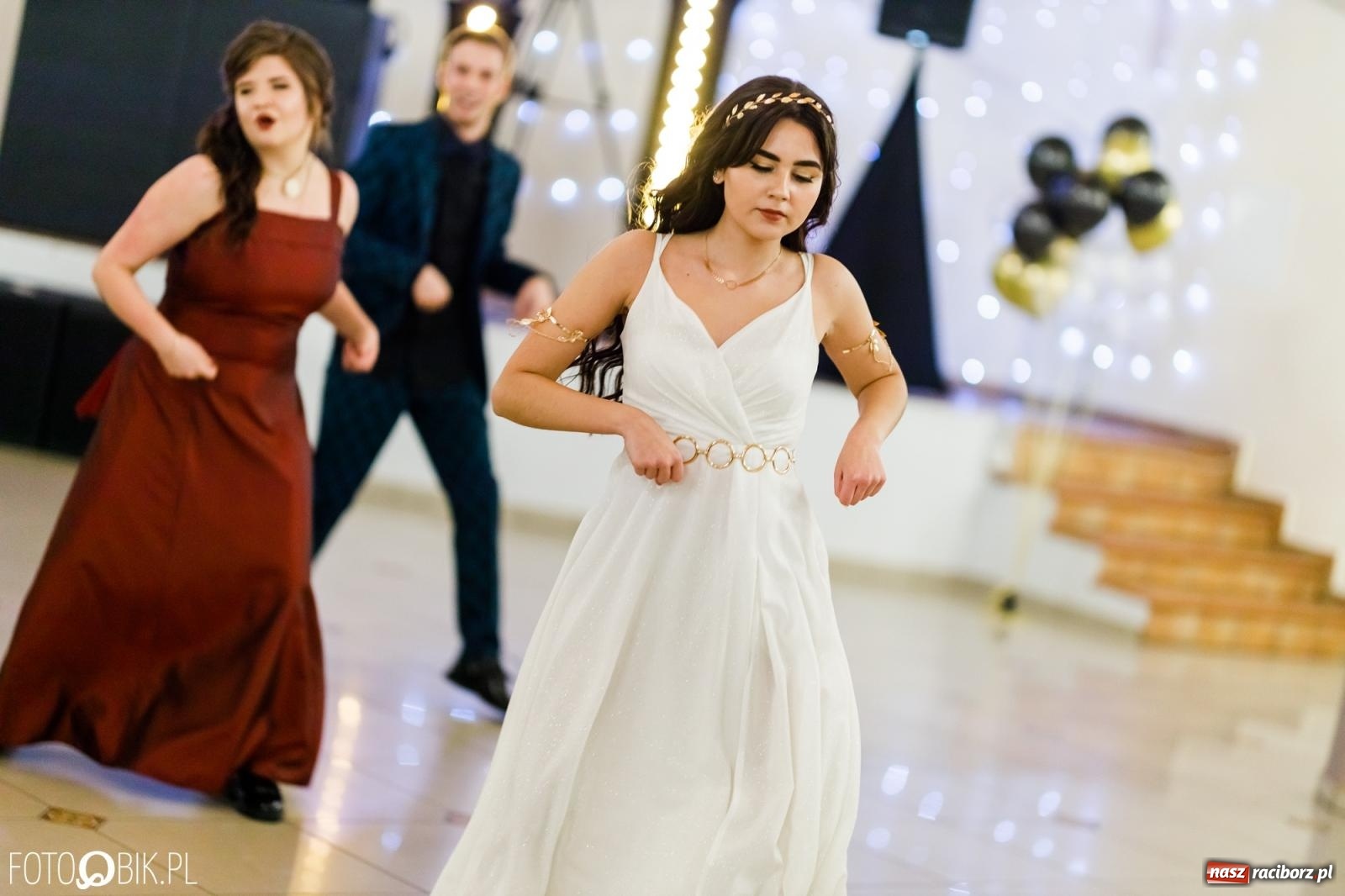 Zdjęcie w galerii na portalu naszraciborz.pl: Studniówka II LO im. Adama Mickiewicza [FOTO i WIDEO] wiadomości z regionu