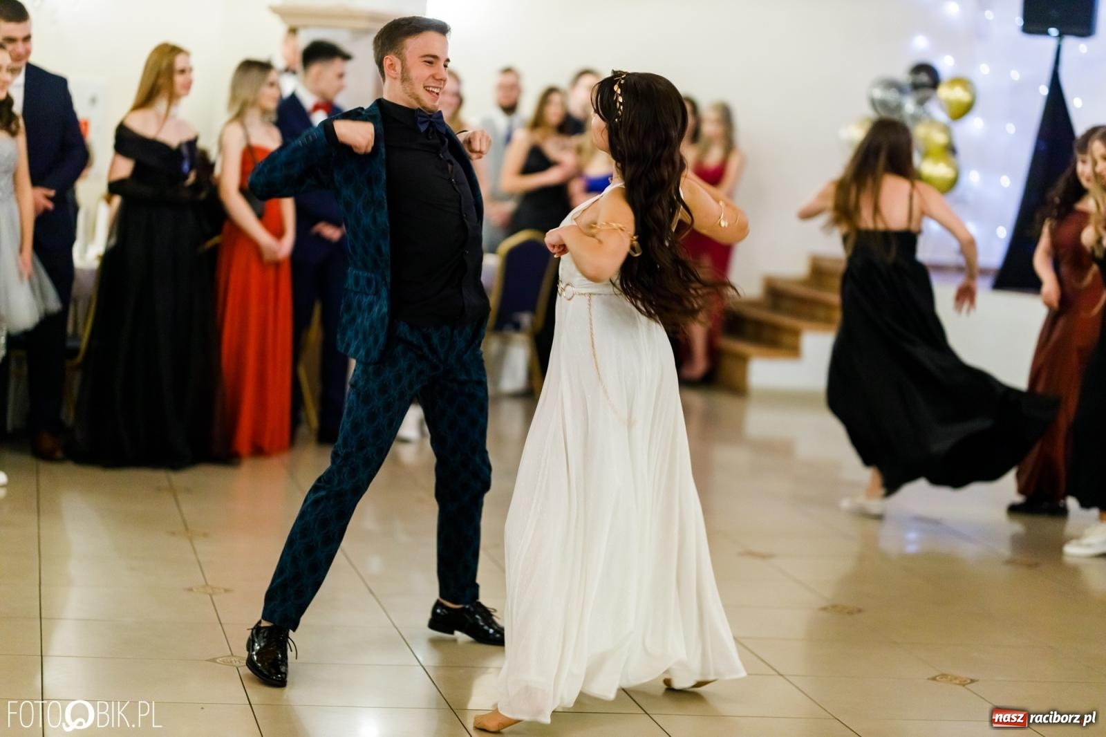 Zdjęcie w galerii na portalu naszraciborz.pl: Studniówka II LO im. Adama Mickiewicza [FOTO i WIDEO] wiadomości z regionu