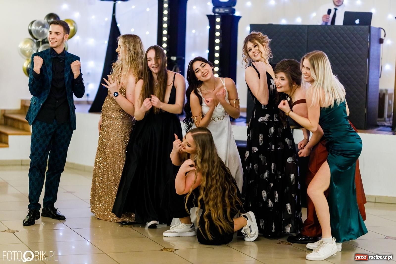 Zdjęcie w galerii na portalu naszraciborz.pl: Studniówka II LO im. Adama Mickiewicza [FOTO i WIDEO] wiadomości z regionu