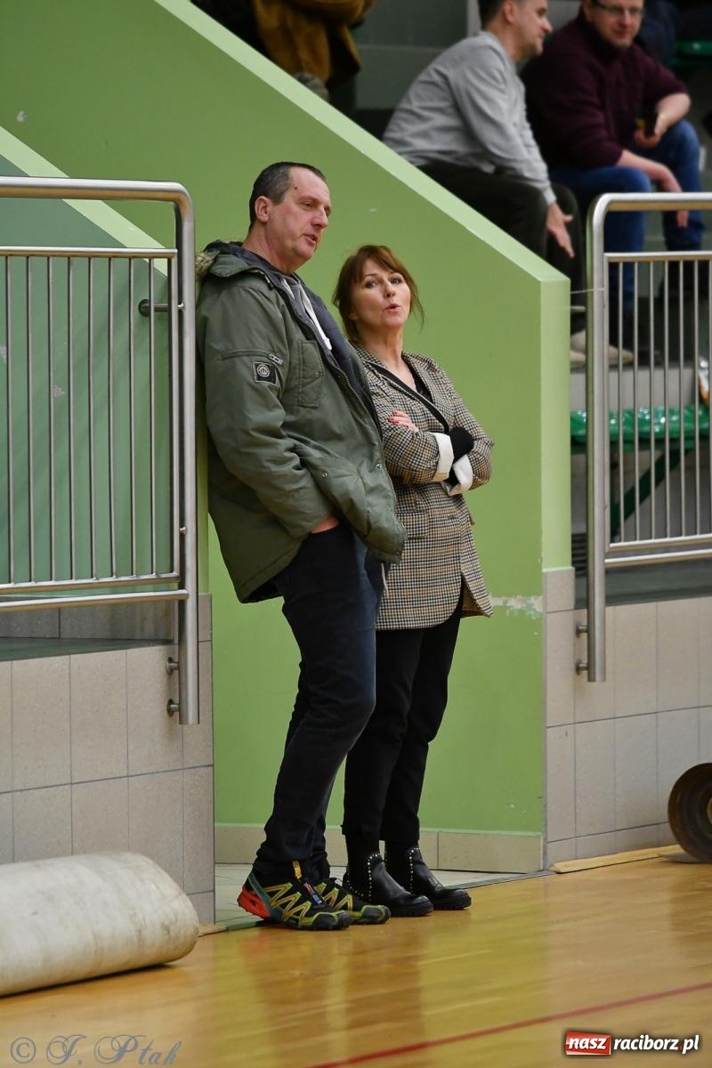 Zdjęcie w galerii na portalu naszraciborz.pl: Koszykówka. Kolejna domowa wygrana RKK AZS Racibórz [FOTO] wiadomości z regionu