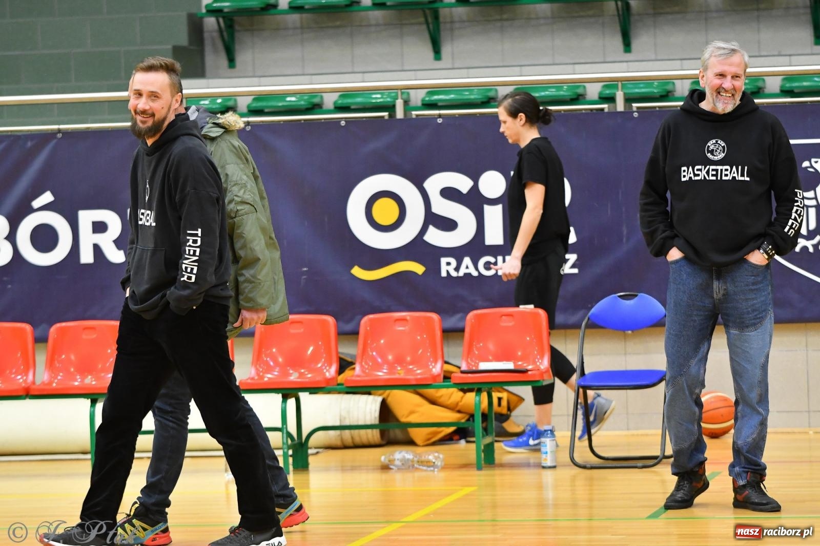 Zdjęcie w galerii na portalu naszraciborz.pl: Koszykówka. Kolejna domowa wygrana RKK AZS Racibórz [FOTO] wiadomości z regionu