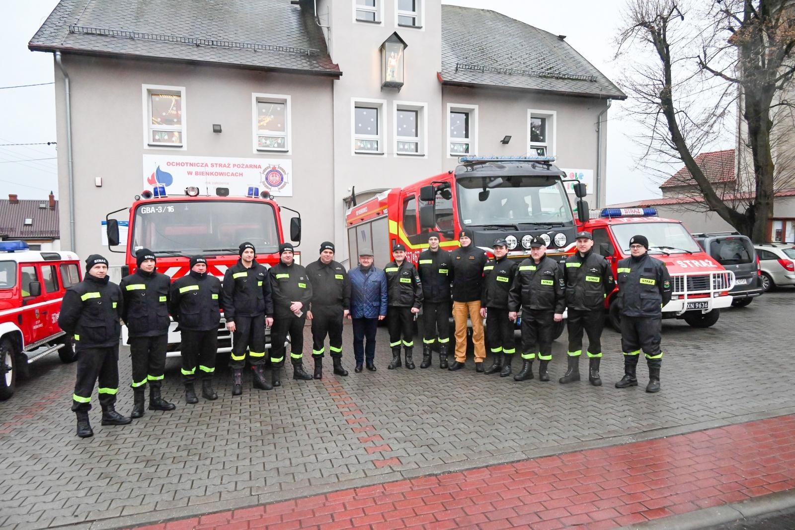 Zdjęcie w galerii na portalu naszraciborz.pl: Nowa Wioska doczekała się średniego wozu bojowego wiadomości z regionu