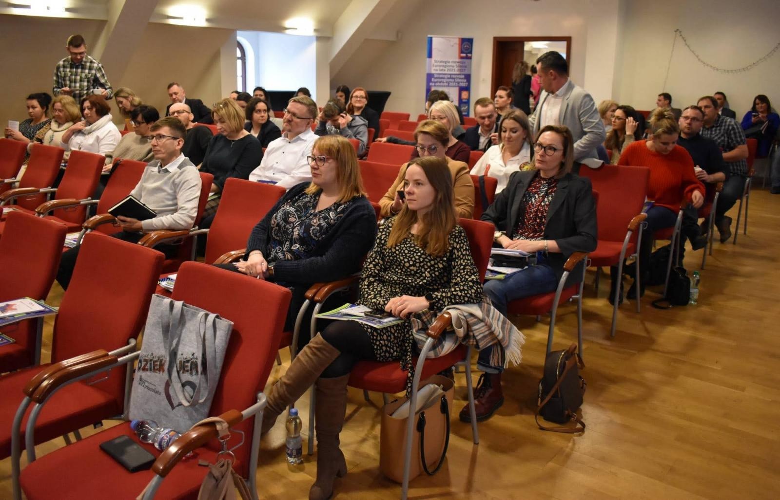 Zdjęcie w galerii na portalu naszraciborz.pl: Unijne programy bez tajemnic. Szkolenie na zamku wiadomości z regionu