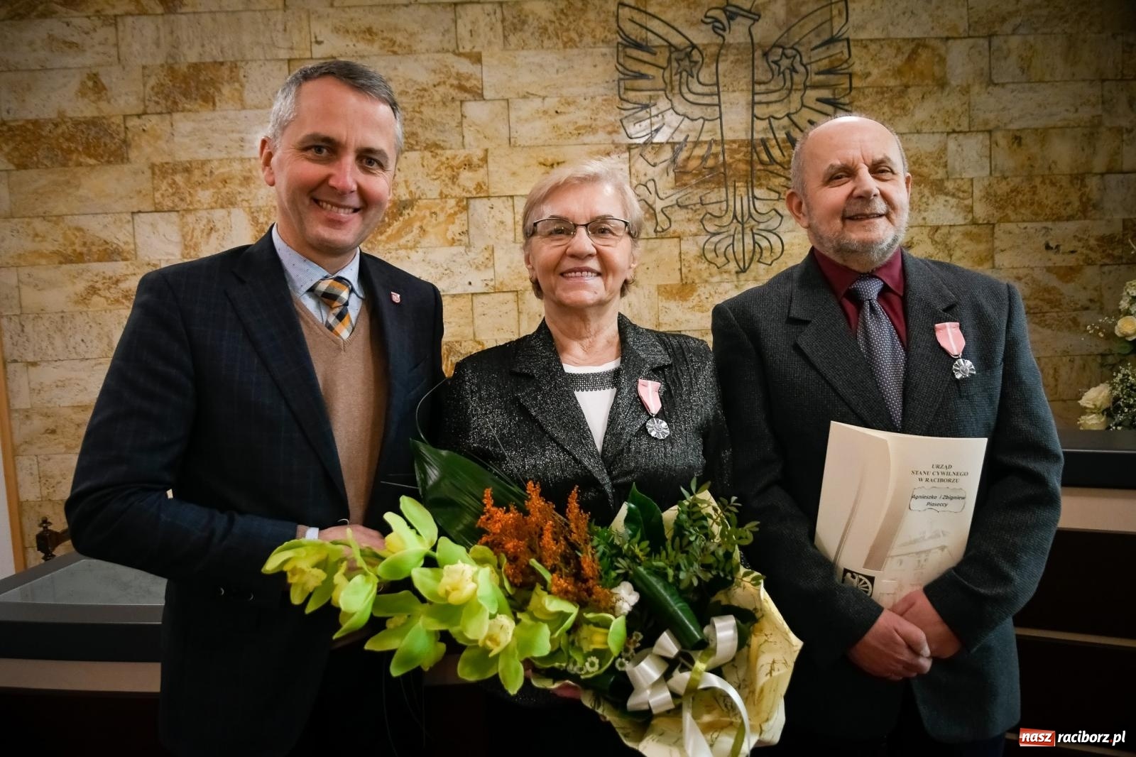 Zdjęcie w galerii na portalu naszraciborz.pl: Złote gody w raciborskim USC [FOTO i WIDEO] wiadomości z regionu