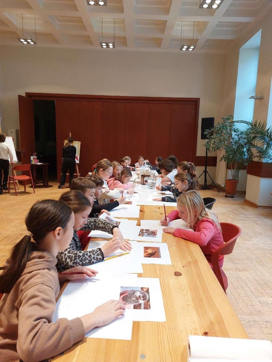 Zdjęcie w galerii na portalu naszraciborz.pl: Malarze i rzeźbiarze tworzyli w ferie w RCK wiadomości z regionu