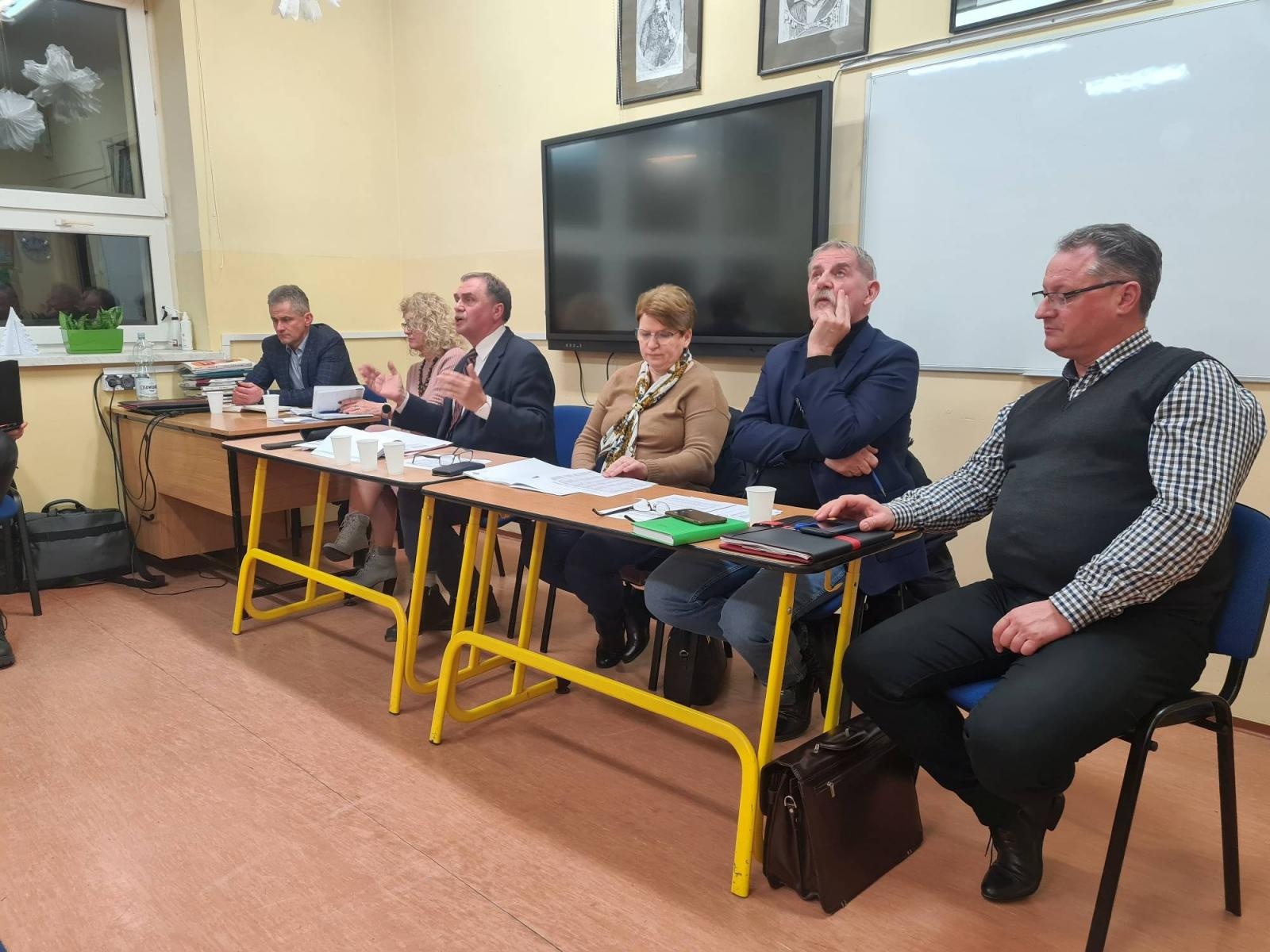 Zdjęcie w galerii na portalu naszraciborz.pl: Gasną szanse na utrzymanie samborowickiej podstawówki wiadomości z regionu