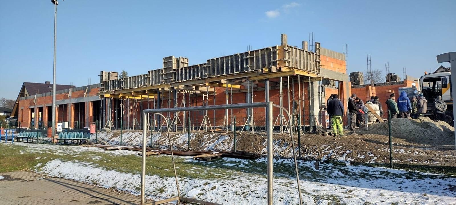 Zdjęcie w galerii na portalu naszraciborz.pl: Markowice. Pną się do góry przedszkola mury wiadomości z regionu