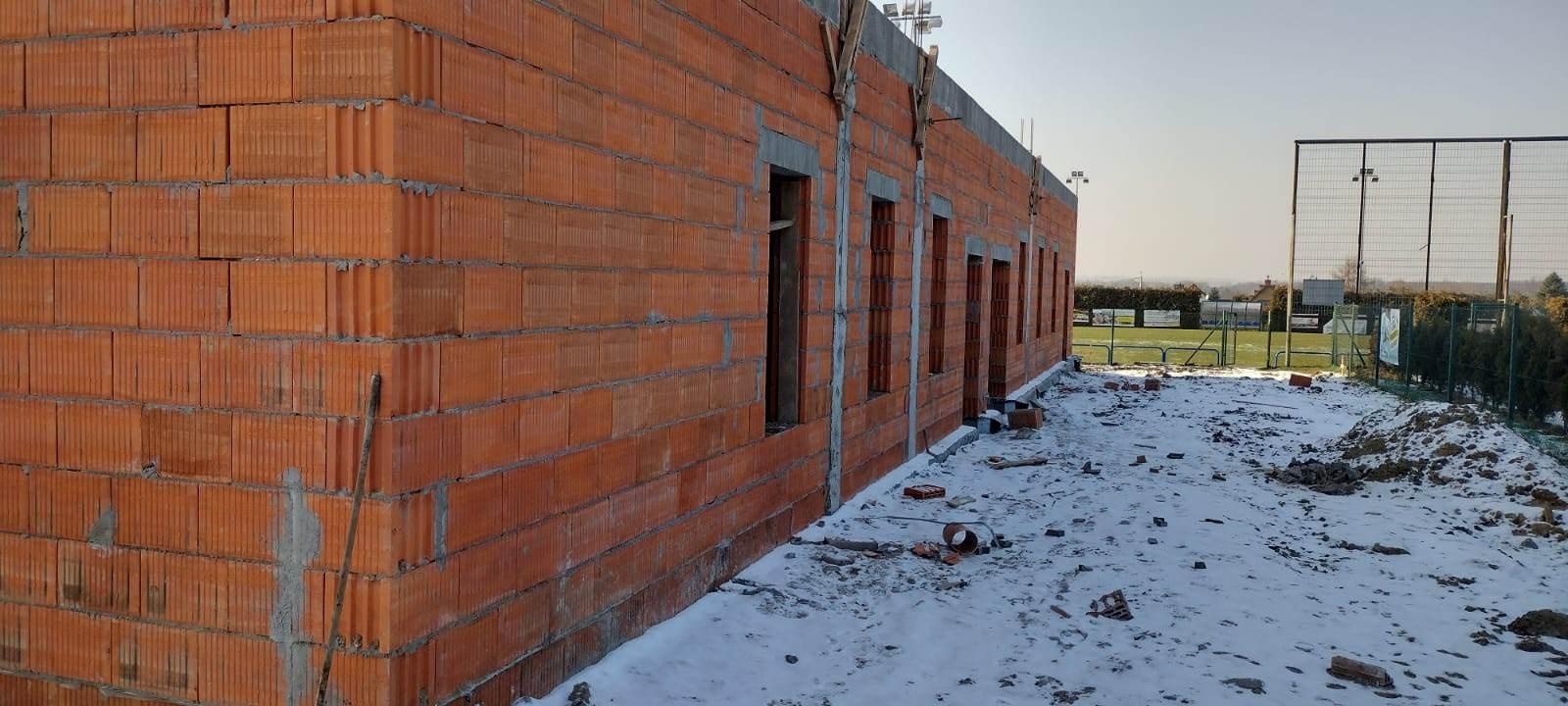 Zdjęcie w galerii na portalu naszraciborz.pl: Markowice. Pną się do góry przedszkola mury wiadomości z regionu