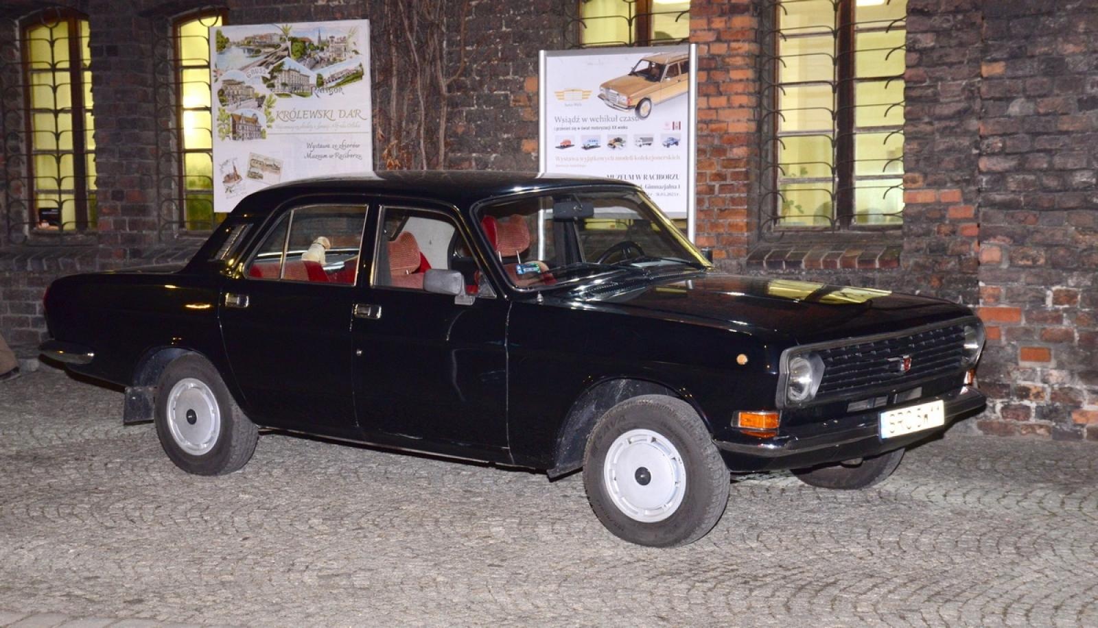Zdjęcie w galerii na portalu naszraciborz.pl: Modele kultowych samochodów na wystawie w Muzeum [FOTO] wiadomości z regionu