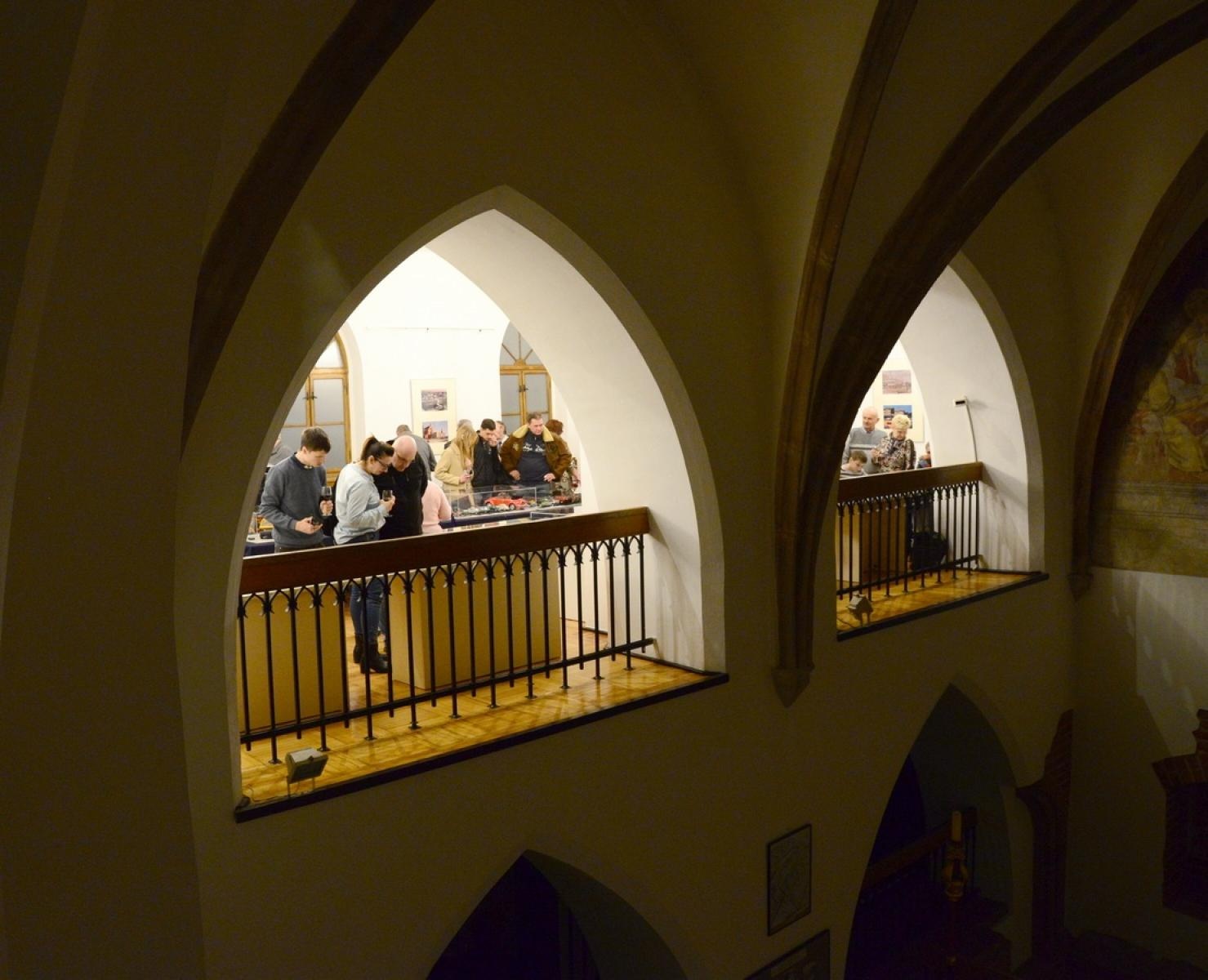 Zdjęcie w galerii na portalu naszraciborz.pl: Modele kultowych samochodów na wystawie w Muzeum [FOTO] wiadomości z regionu