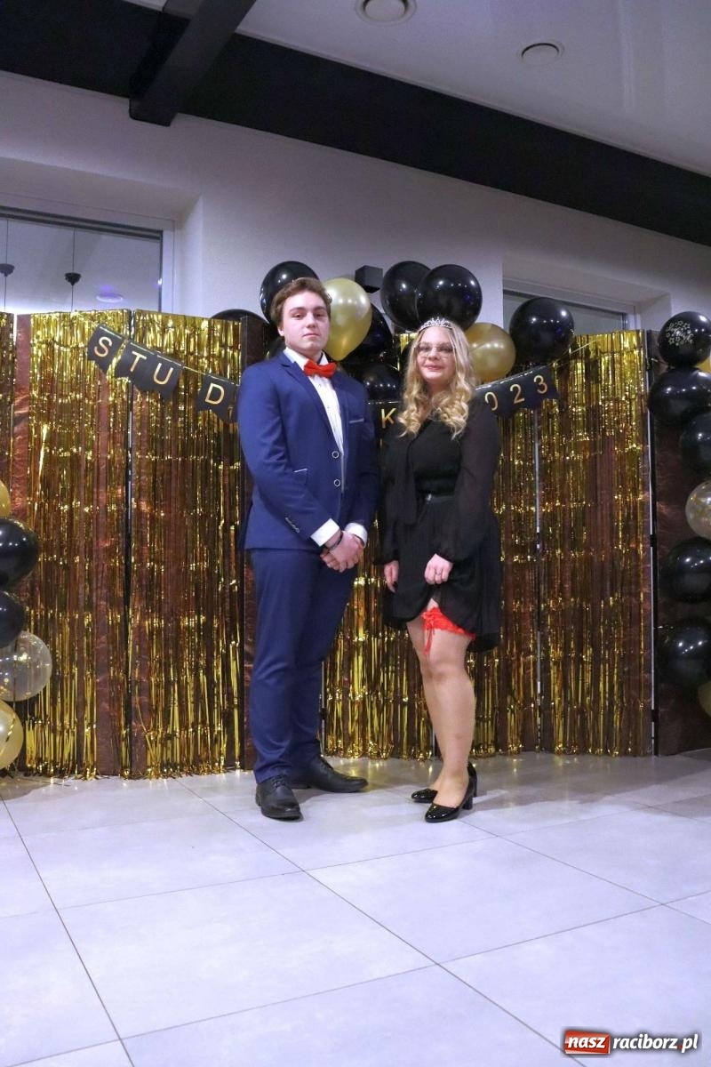 Zdjęcie w galerii na portalu naszraciborz.pl: Studniówka TEB Edukacja w Raciborzu [FOTO] wiadomości z regionu