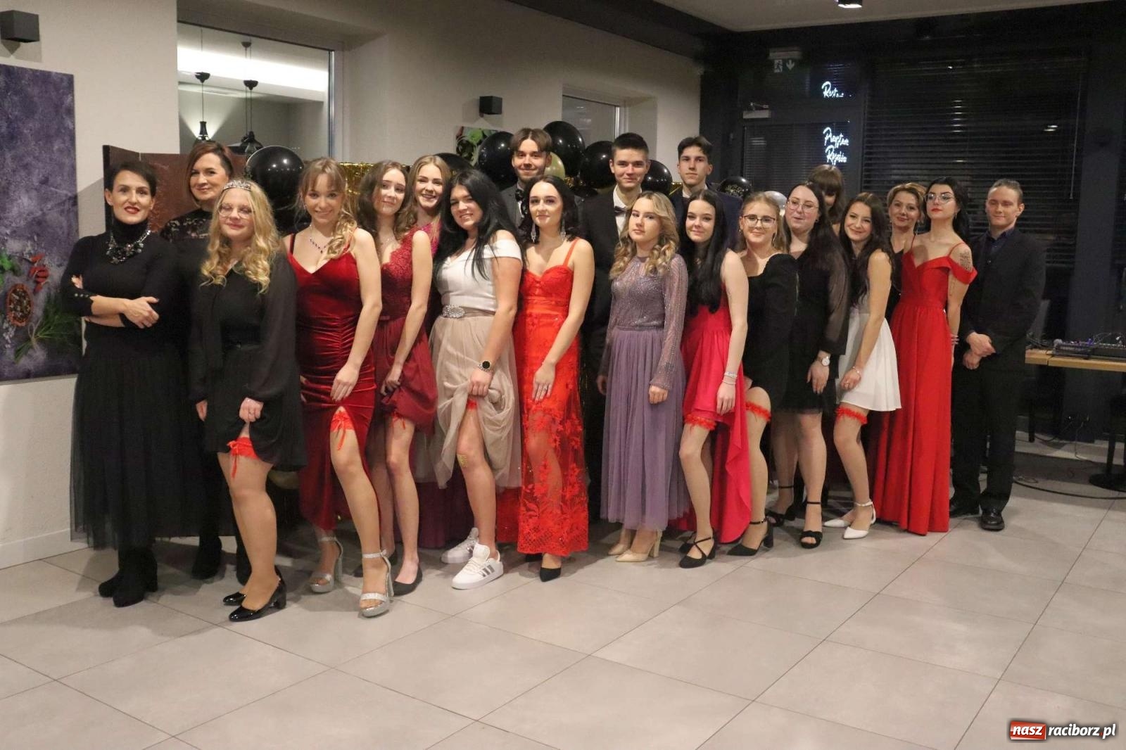 Zdjęcie w galerii na portalu naszraciborz.pl: Studniówka TEB Edukacja w Raciborzu [FOTO] wiadomości z regionu
