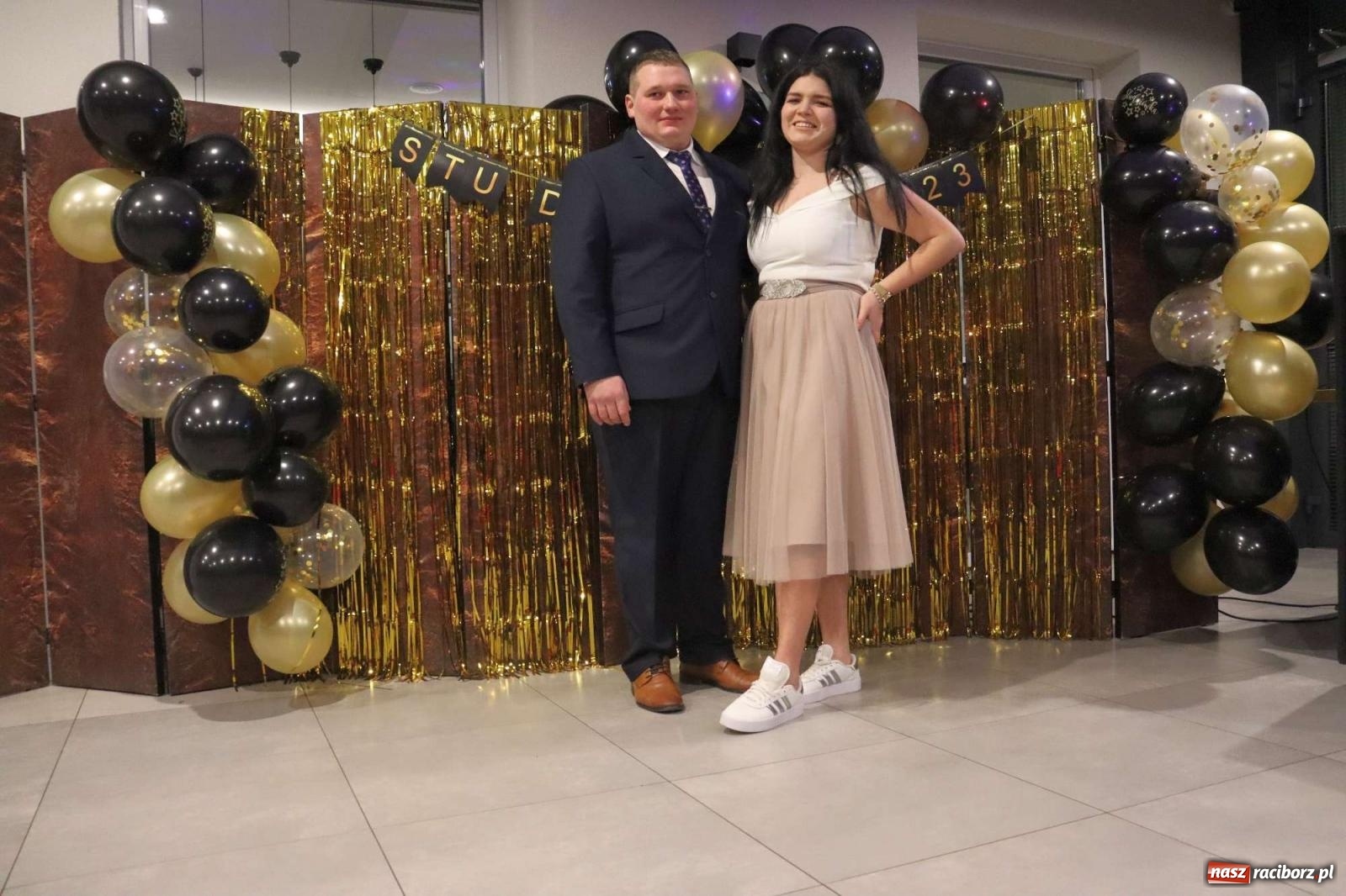 Zdjęcie w galerii na portalu naszraciborz.pl: Studniówka TEB Edukacja w Raciborzu [FOTO] wiadomości z regionu