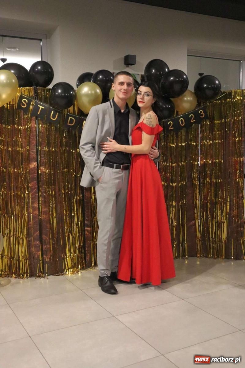 Zdjęcie w galerii na portalu naszraciborz.pl: Studniówka TEB Edukacja w Raciborzu [FOTO] wiadomości z regionu