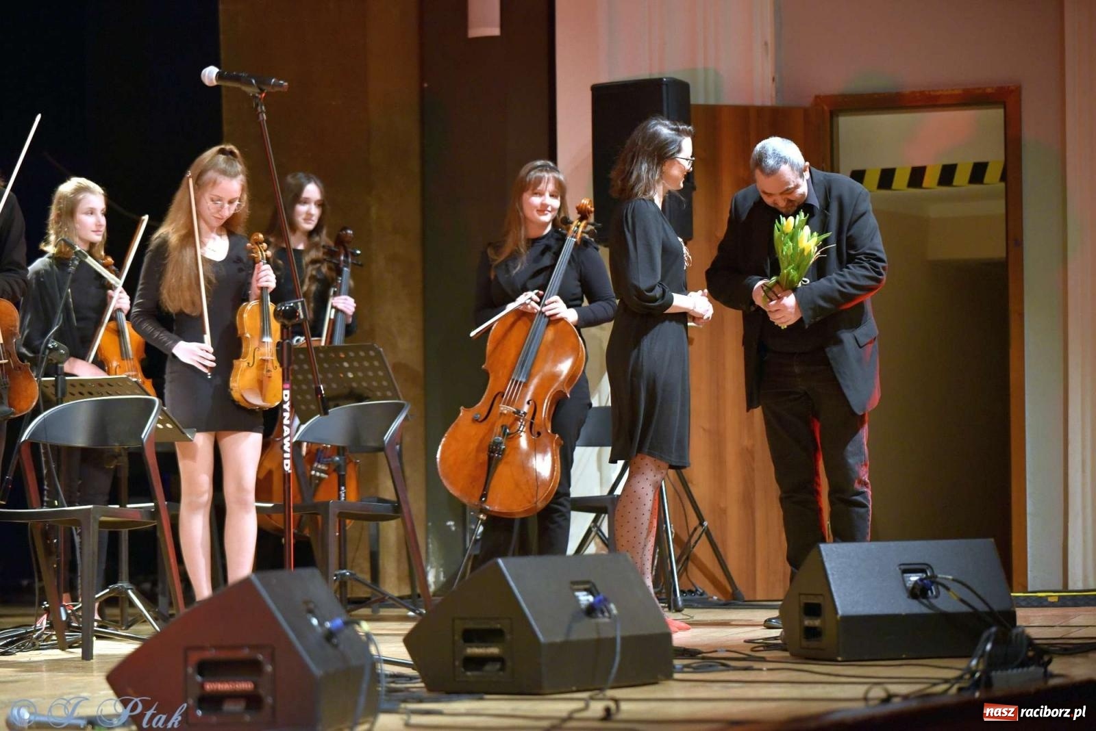 Zdjęcie w galerii na portalu naszraciborz.pl: Koncert zimowy w RCK. Wystąpiła Perspektywa i orkiestra H. Krótkiego wiadomości z regionu