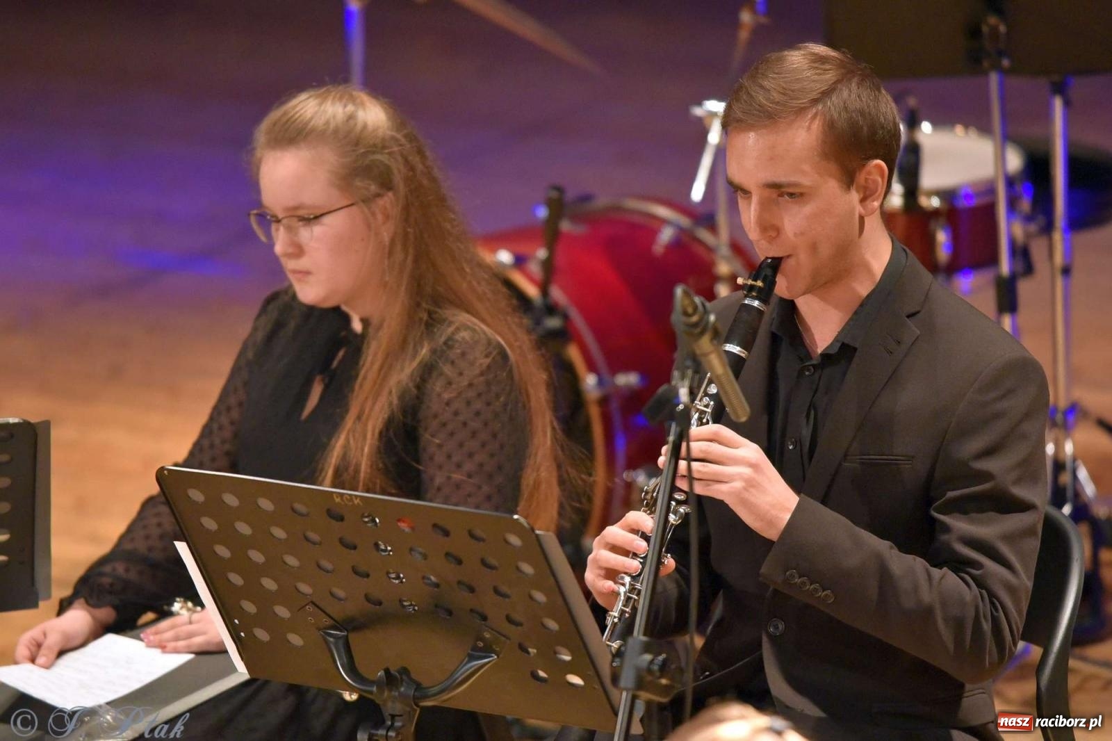 Zdjęcie w galerii na portalu naszraciborz.pl: Koncert zimowy w RCK. Wystąpiła Perspektywa i orkiestra H. Krótkiego wiadomości z regionu