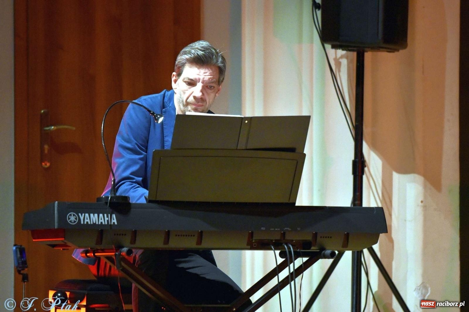 Zdjęcie w galerii na portalu naszraciborz.pl: Koncert zimowy w RCK. Wystąpiła Perspektywa i orkiestra H. Krótkiego wiadomości z regionu