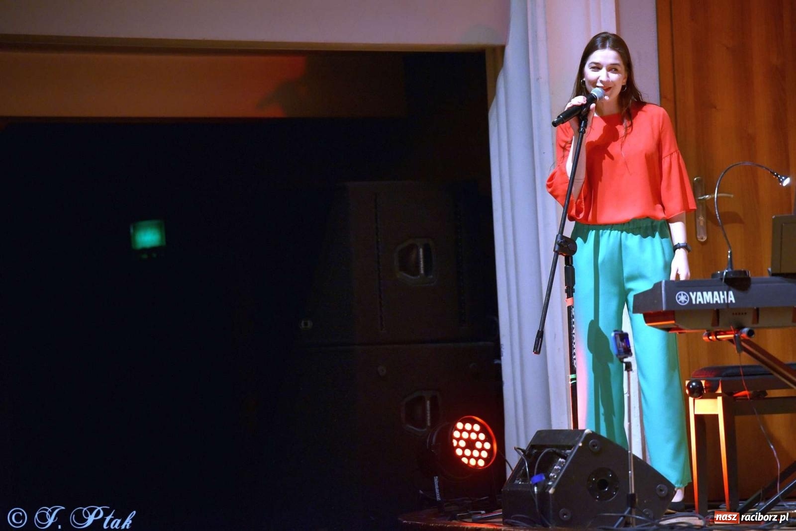 Zdjęcie w galerii na portalu naszraciborz.pl: Koncert zimowy w RCK. Wystąpiła Perspektywa i orkiestra H. Krótkiego wiadomości z regionu