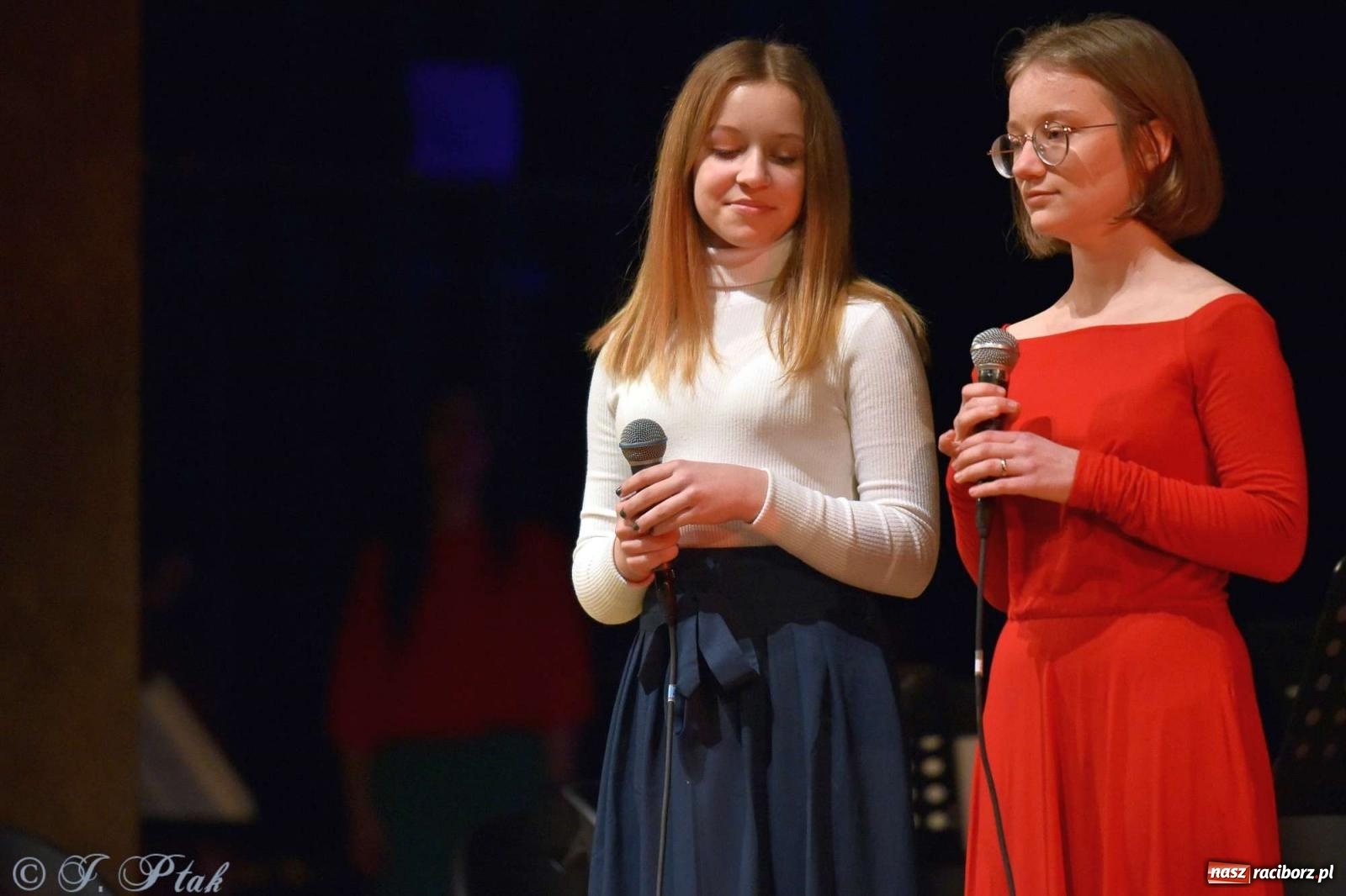 Zdjęcie w galerii na portalu naszraciborz.pl: Koncert zimowy w RCK. Wystąpiła Perspektywa i orkiestra H. Krótkiego wiadomości z regionu