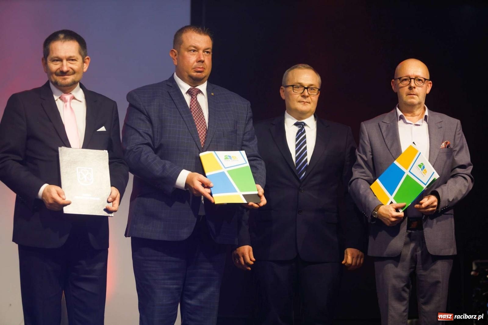 Zdjęcie w galerii na portalu naszraciborz.pl: Biznes i władza. Gala przedsiębiorców w Pietrowicach Wielkich [FOTO i WIDEO] wiadomości z regionu