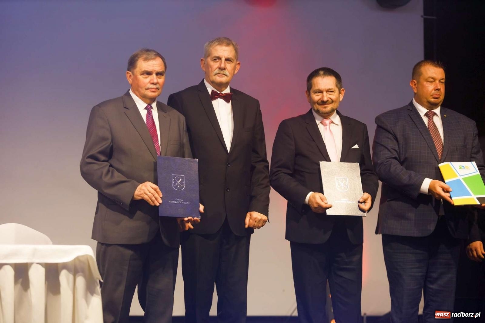 Zdjęcie w galerii na portalu naszraciborz.pl: Biznes i władza. Gala przedsiębiorców w Pietrowicach Wielkich [FOTO i WIDEO] wiadomości z regionu