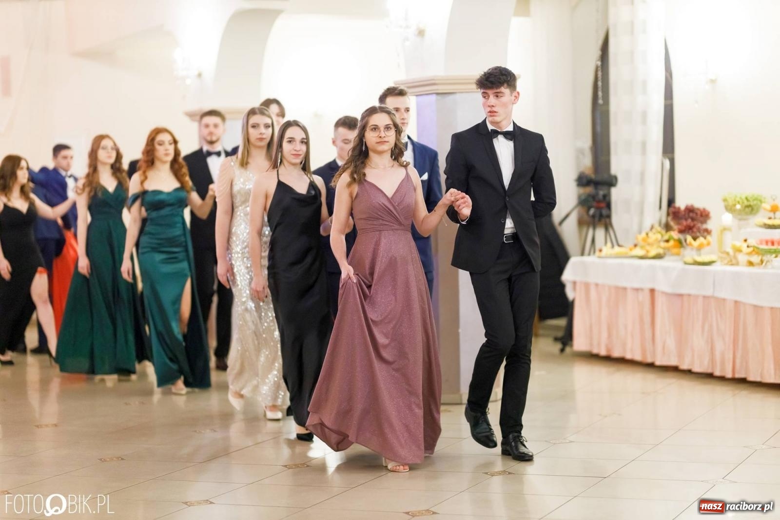 Zdjęcie w galerii na portalu naszraciborz.pl: Studniówka I LO im. Jana Kasprowicza [FOTO i WIDEO] wiadomości z regionu