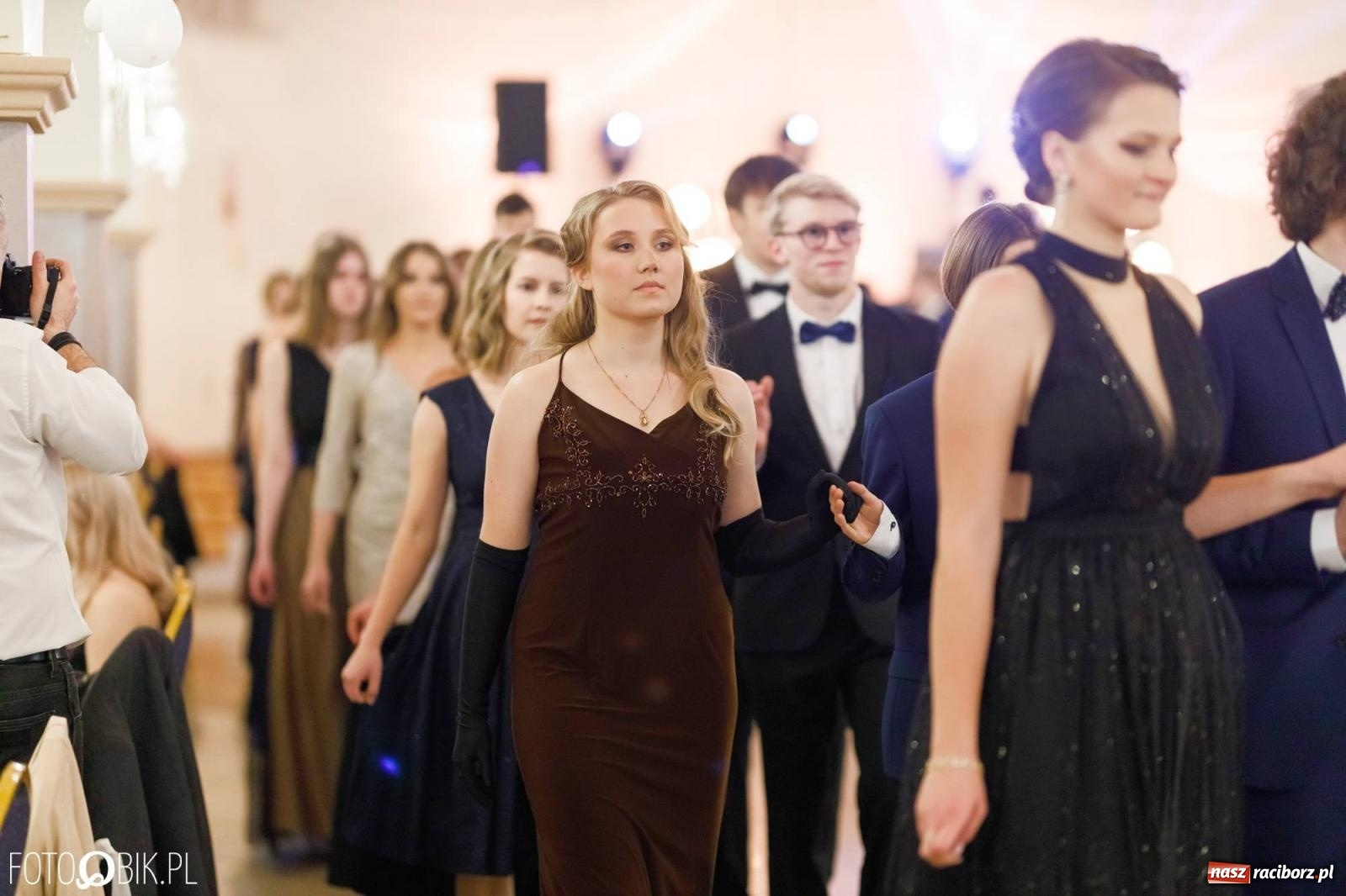 Zdjęcie w galerii na portalu naszraciborz.pl: Studniówka I LO im. Jana Kasprowicza [FOTO i WIDEO] wiadomości z regionu