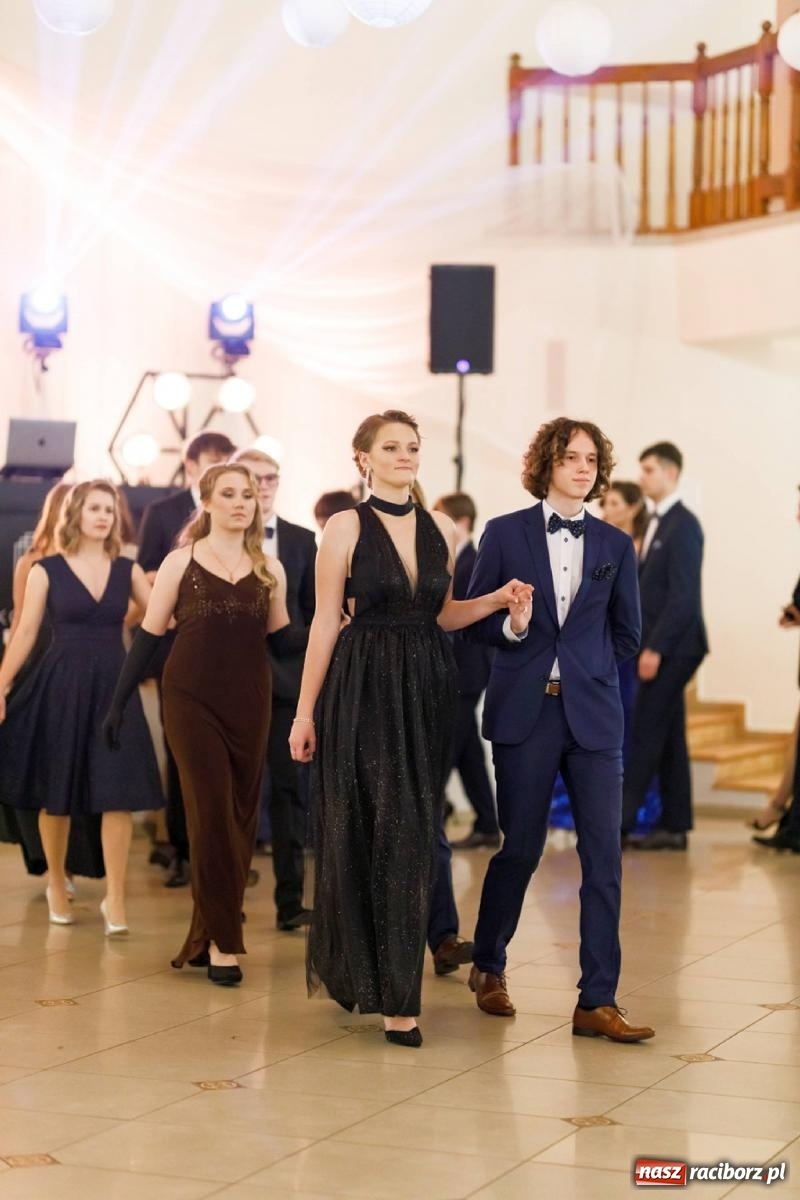 Zdjęcie w galerii na portalu naszraciborz.pl: Studniówka I LO im. Jana Kasprowicza [FOTO i WIDEO] wiadomości z regionu