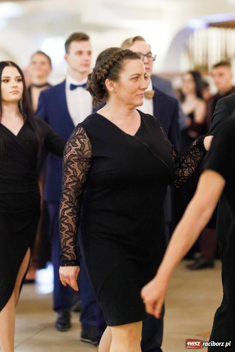 Zdjęcie w galerii na portalu naszraciborz.pl: Studniówka I LO im. Jana Kasprowicza [FOTO i WIDEO] wiadomości z regionu