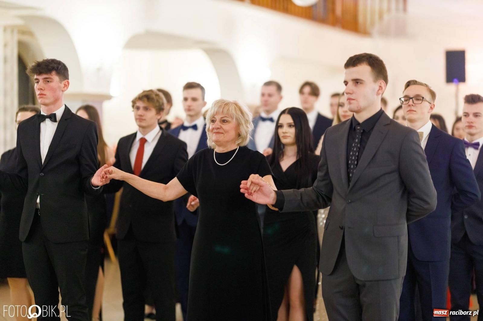 Zdjęcie w galerii na portalu naszraciborz.pl: Studniówka I LO im. Jana Kasprowicza [FOTO i WIDEO] wiadomości z regionu