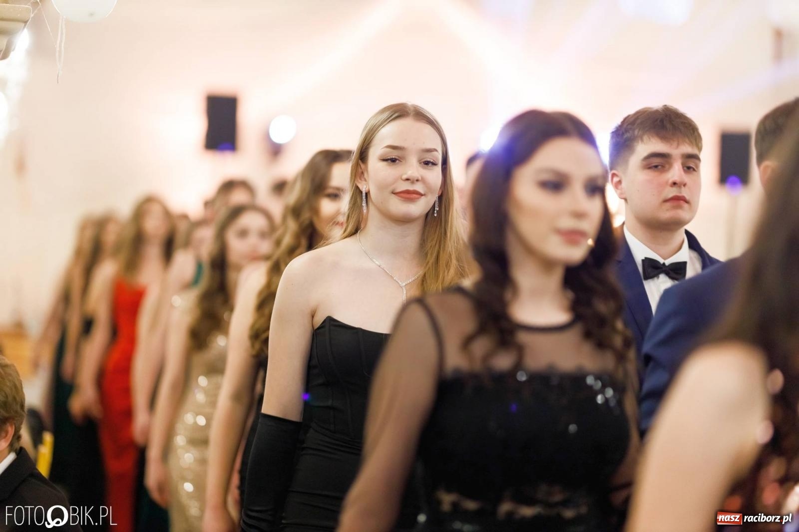 Zdjęcie w galerii na portalu naszraciborz.pl: Studniówka I LO im. Jana Kasprowicza [FOTO i WIDEO] wiadomości z regionu