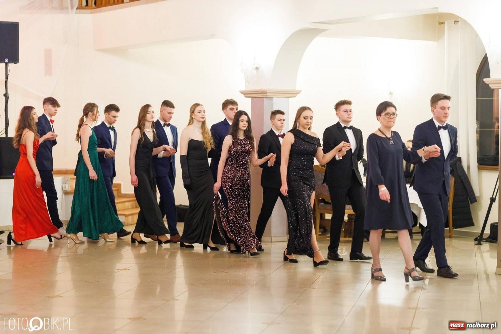Zdjęcie w galerii na portalu naszraciborz.pl: Studniówka I LO im. Jana Kasprowicza [FOTO i WIDEO] wiadomości z regionu