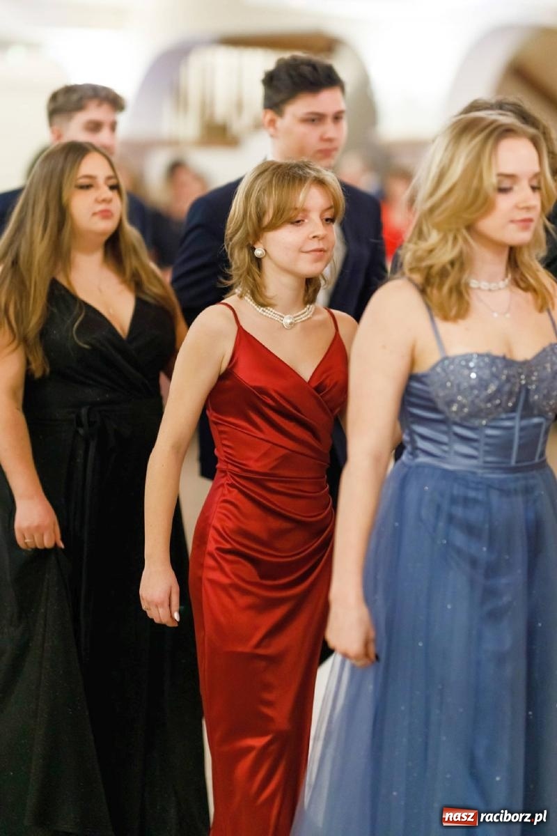 Zdjęcie w galerii na portalu naszraciborz.pl: Studniówka I LO im. Jana Kasprowicza [FOTO i WIDEO] wiadomości z regionu