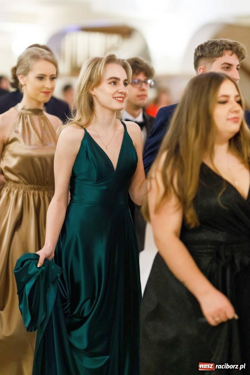 Zdjęcie w galerii na portalu naszraciborz.pl: Studniówka I LO im. Jana Kasprowicza [FOTO i WIDEO] wiadomości z regionu