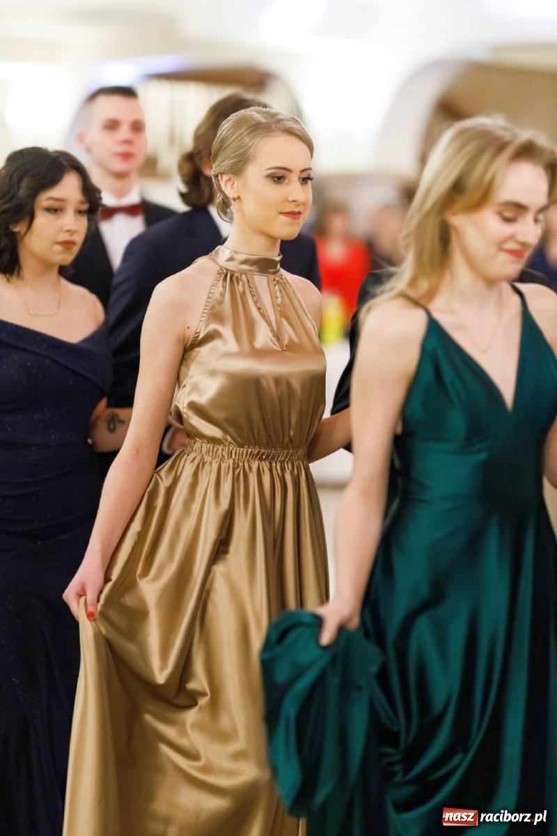 Zdjęcie w galerii na portalu naszraciborz.pl: Studniówka I LO im. Jana Kasprowicza [FOTO i WIDEO] wiadomości z regionu