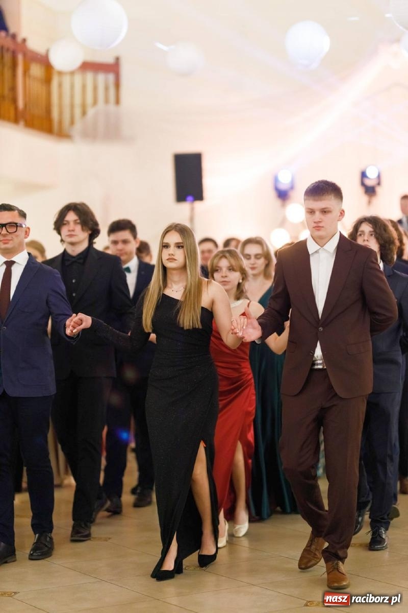 Zdjęcie w galerii na portalu naszraciborz.pl: Studniówka I LO im. Jana Kasprowicza [FOTO i WIDEO] wiadomości z regionu