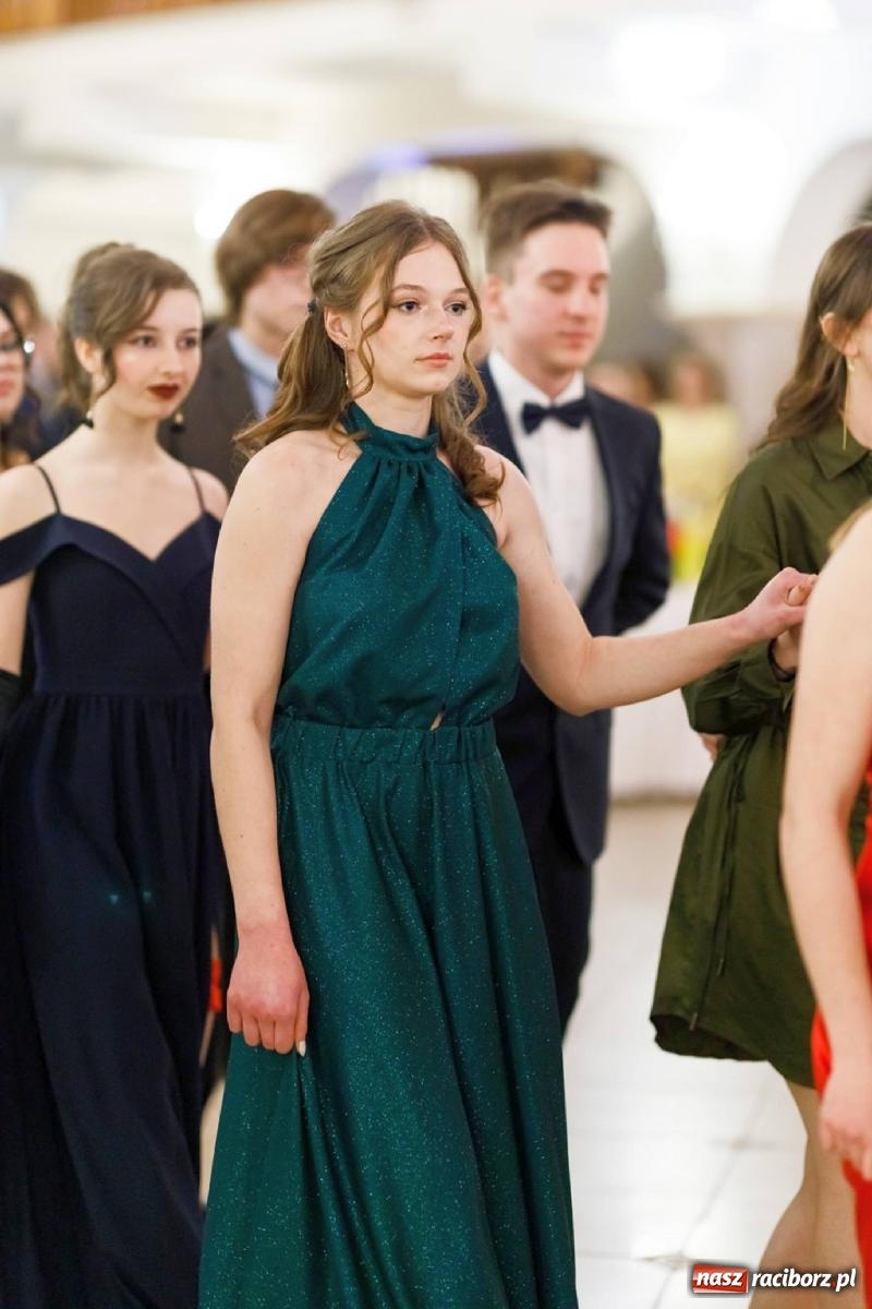 Zdjęcie w galerii na portalu naszraciborz.pl: Studniówka I LO im. Jana Kasprowicza [FOTO i WIDEO] wiadomości z regionu