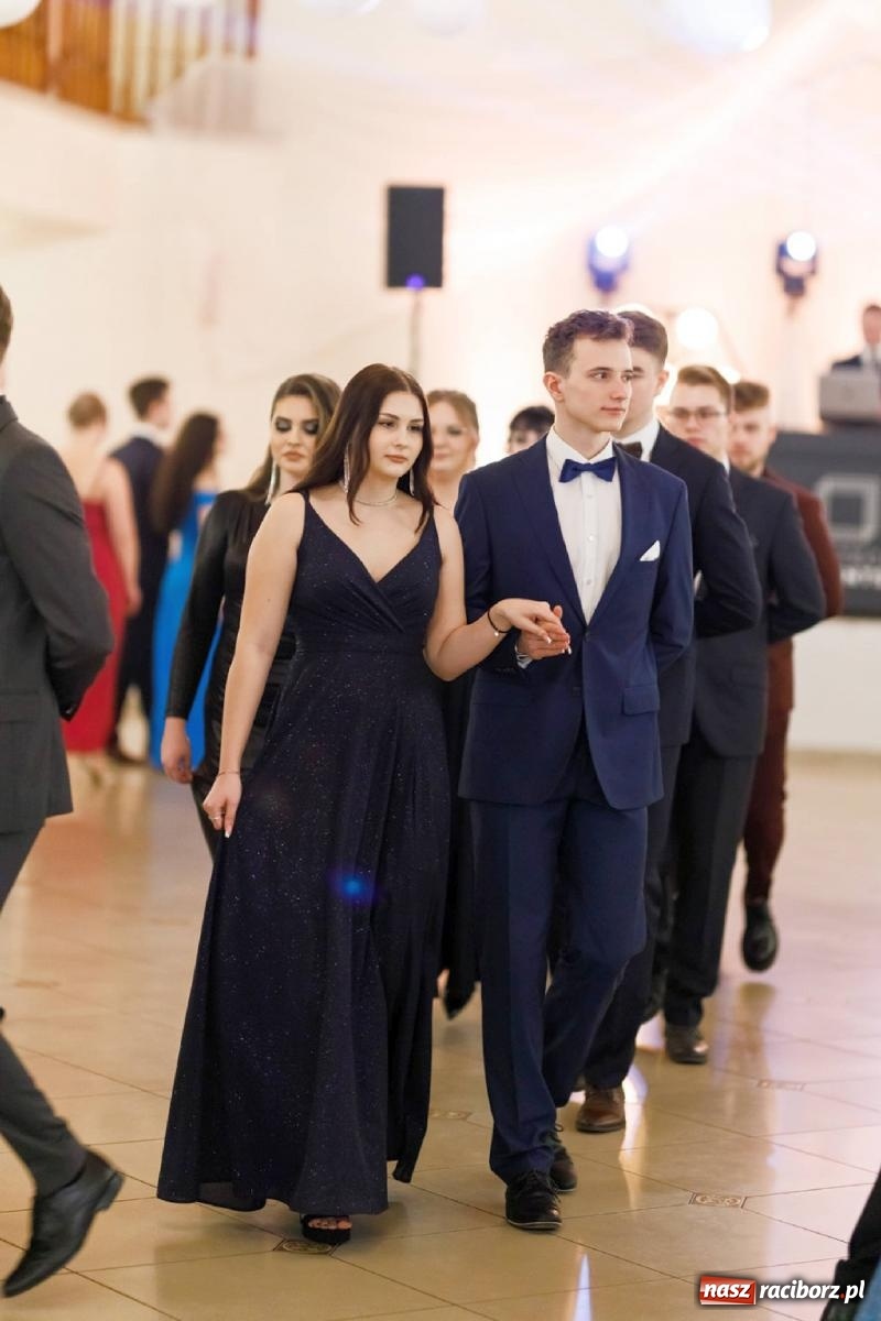 Zdjęcie w galerii na portalu naszraciborz.pl: Studniówka I LO im. Jana Kasprowicza [FOTO i WIDEO] wiadomości z regionu