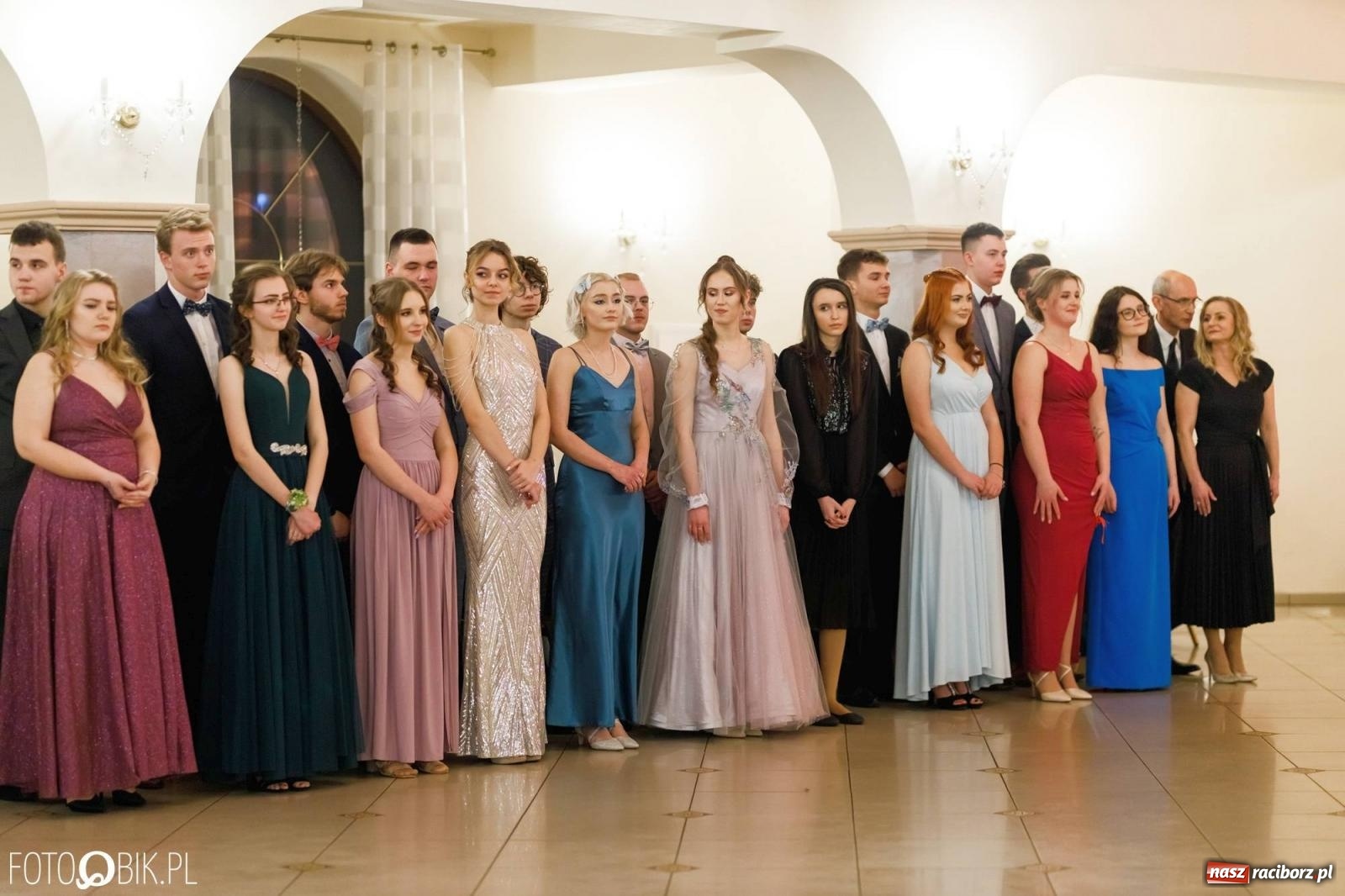 Zdjęcie w galerii na portalu naszraciborz.pl: Studniówka I LO im. Jana Kasprowicza [FOTO i WIDEO] wiadomości z regionu