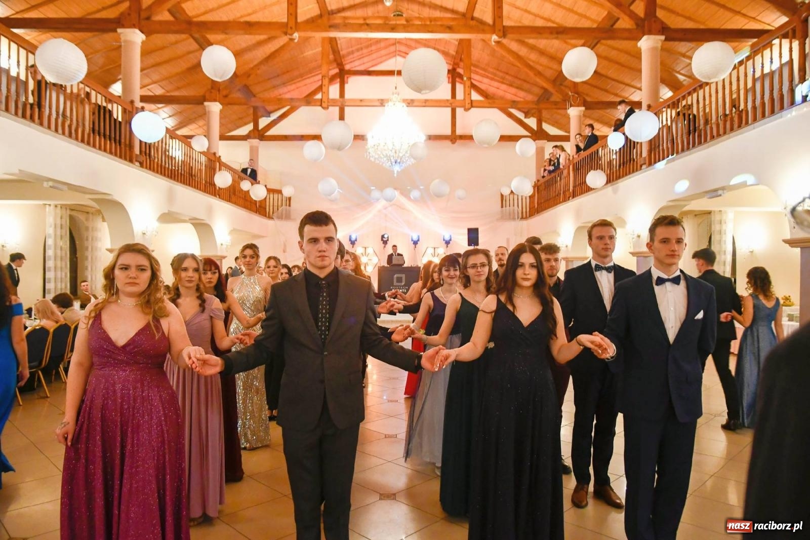 Zdjęcie w galerii na portalu naszraciborz.pl: Studniówka I LO im. Jana Kasprowicza [FOTO i WIDEO] wiadomości z regionu