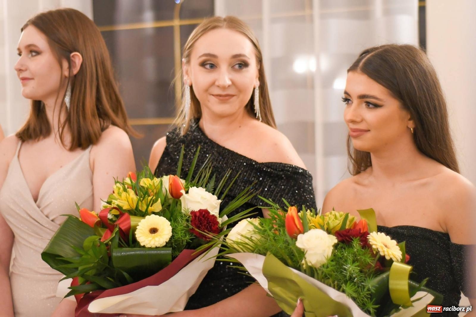 Zdjęcie w galerii na portalu naszraciborz.pl: Studniówka I LO im. Jana Kasprowicza [FOTO i WIDEO] wiadomości z regionu
