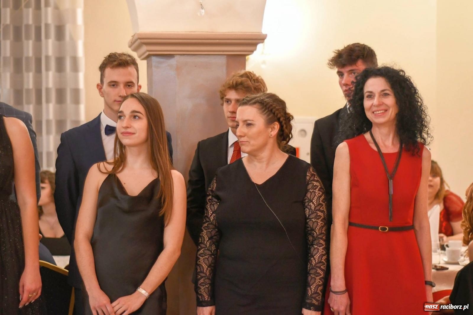 Zdjęcie w galerii na portalu naszraciborz.pl: Studniówka I LO im. Jana Kasprowicza [FOTO i WIDEO] wiadomości z regionu