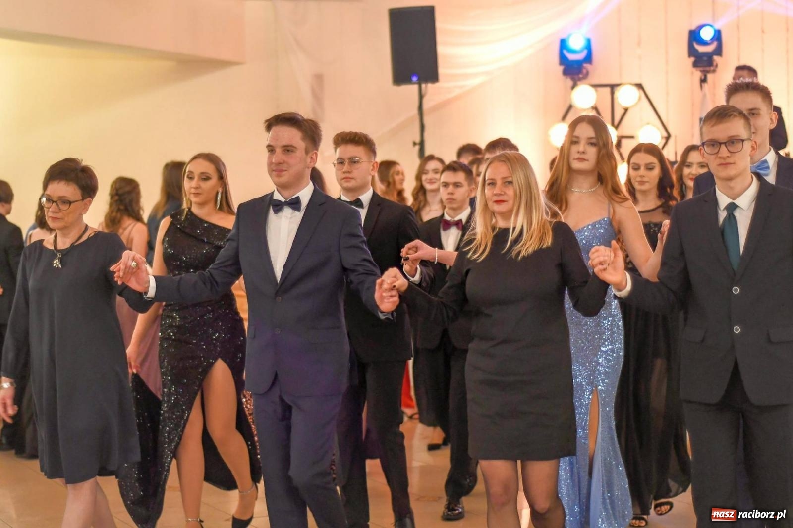 Zdjęcie w galerii na portalu naszraciborz.pl: Studniówka I LO im. Jana Kasprowicza [FOTO i WIDEO] wiadomości z regionu