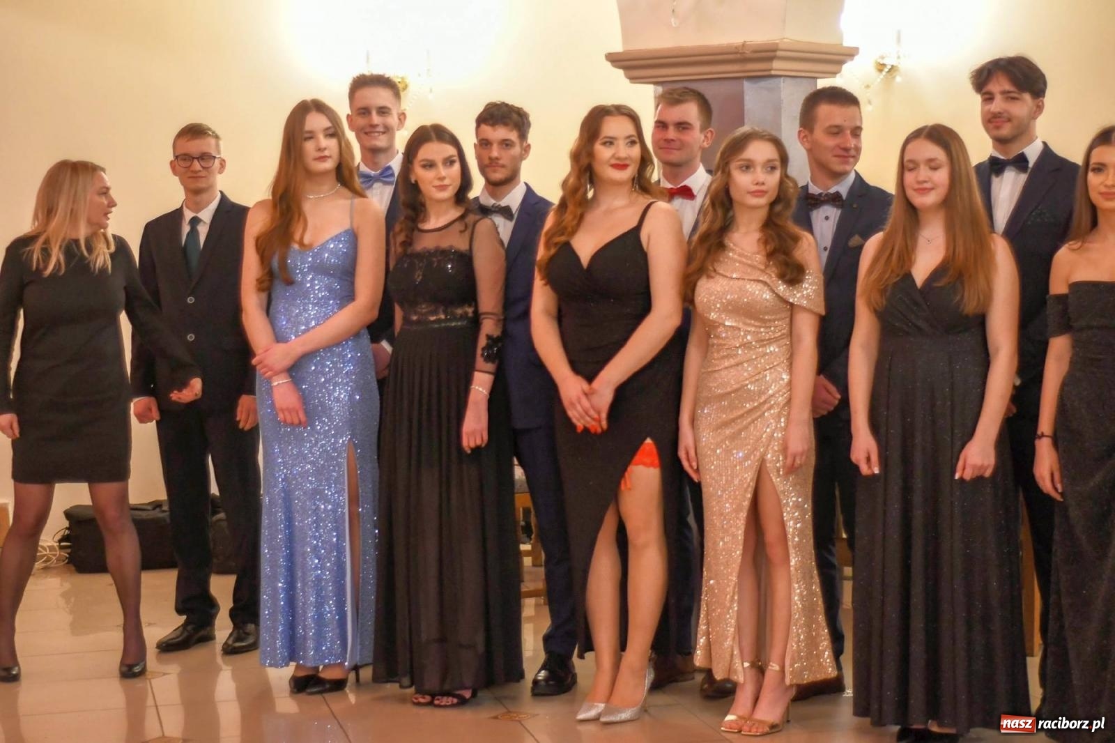 Zdjęcie w galerii na portalu naszraciborz.pl: Studniówka I LO im. Jana Kasprowicza [FOTO i WIDEO] wiadomości z regionu
