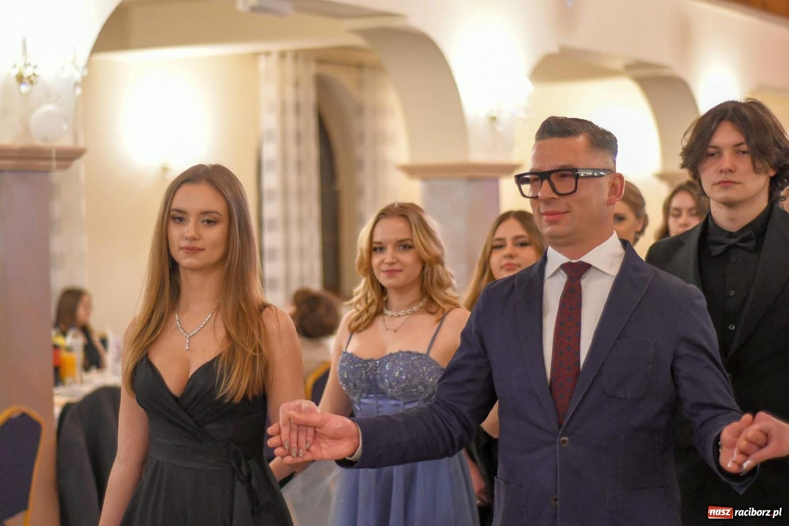 Zdjęcie w galerii na portalu naszraciborz.pl: Studniówka I LO im. Jana Kasprowicza [FOTO i WIDEO] wiadomości z regionu