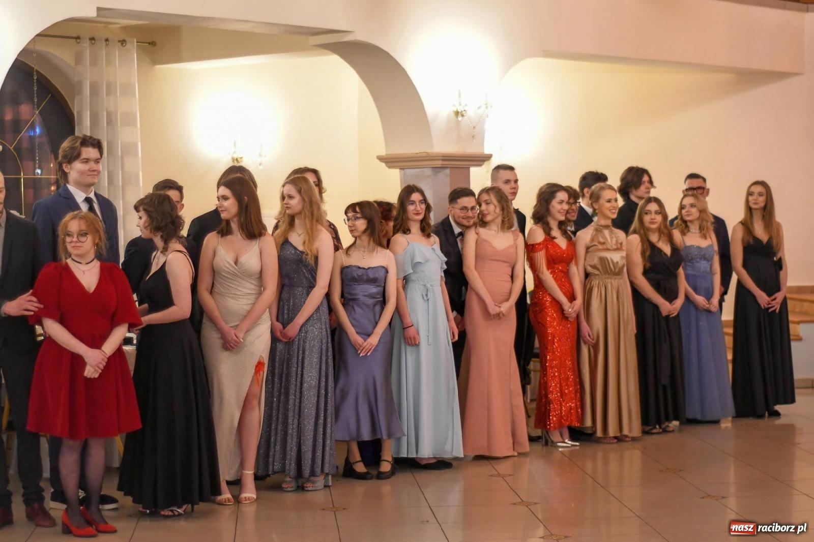 Zdjęcie w galerii na portalu naszraciborz.pl: Studniówka I LO im. Jana Kasprowicza [FOTO i WIDEO] wiadomości z regionu