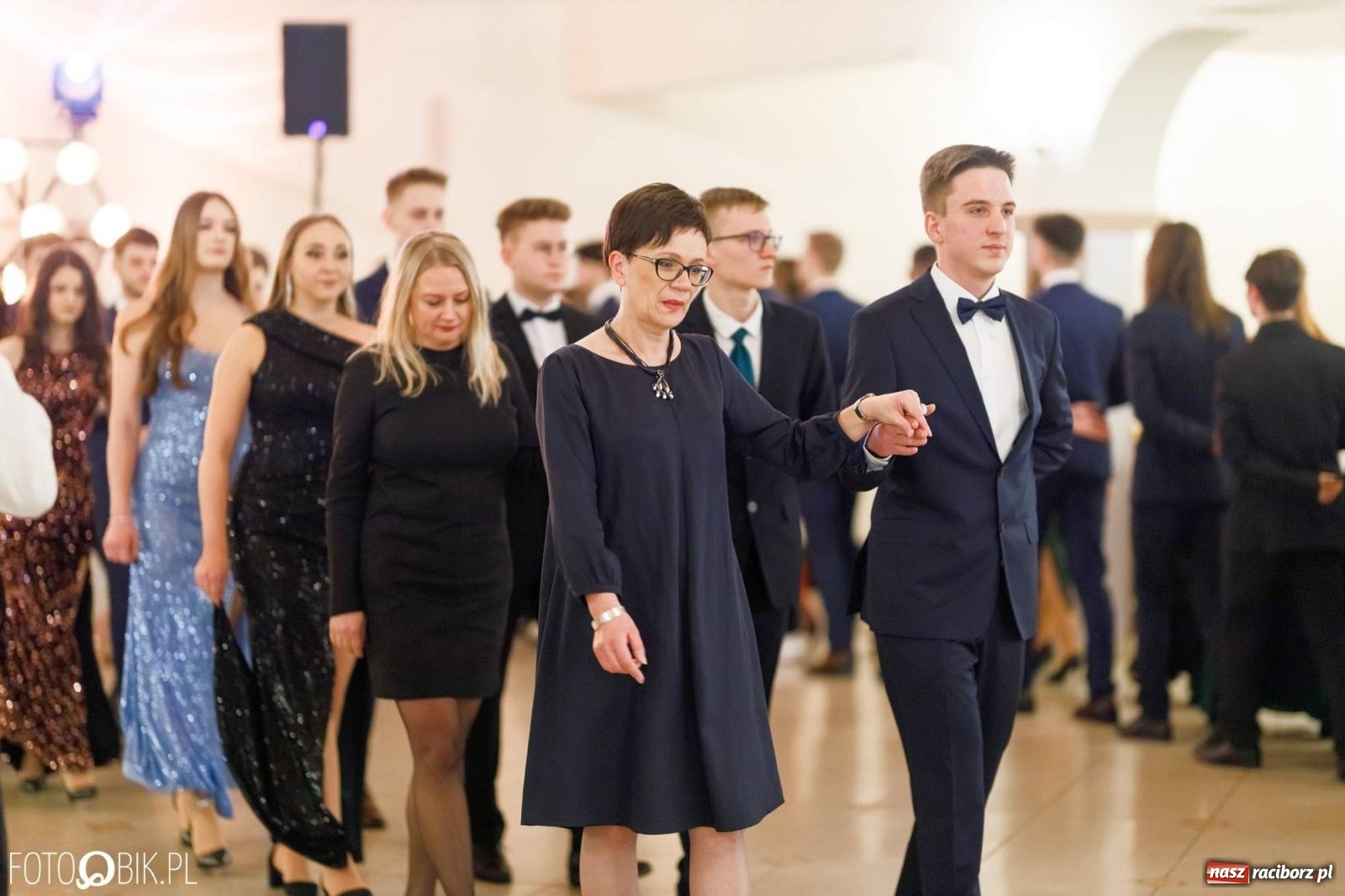 Zdjęcie w galerii na portalu naszraciborz.pl: Studniówka I LO im. Jana Kasprowicza [FOTO i WIDEO] wiadomości z regionu